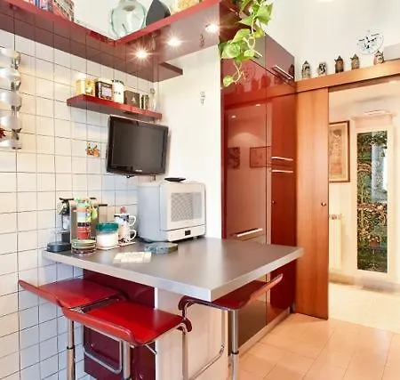 Vatican Caracciolo 1bdr Appartement